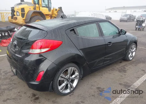2012 Hyundai Veloster Base W/Black z USA, uszkodzony, nr VIN KMHTC6AD3CU029431